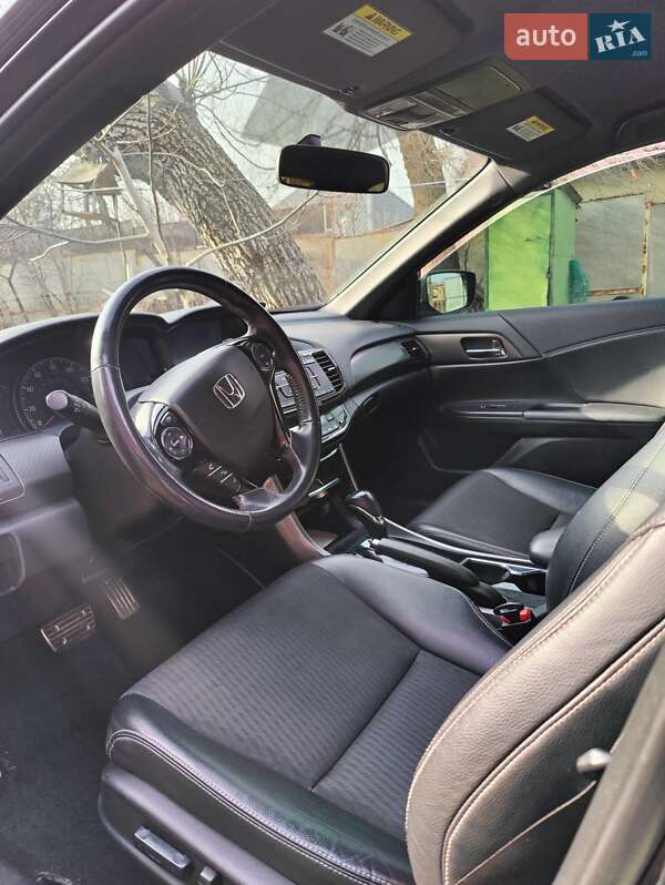 Седан Honda Accord 2017 в Днепре