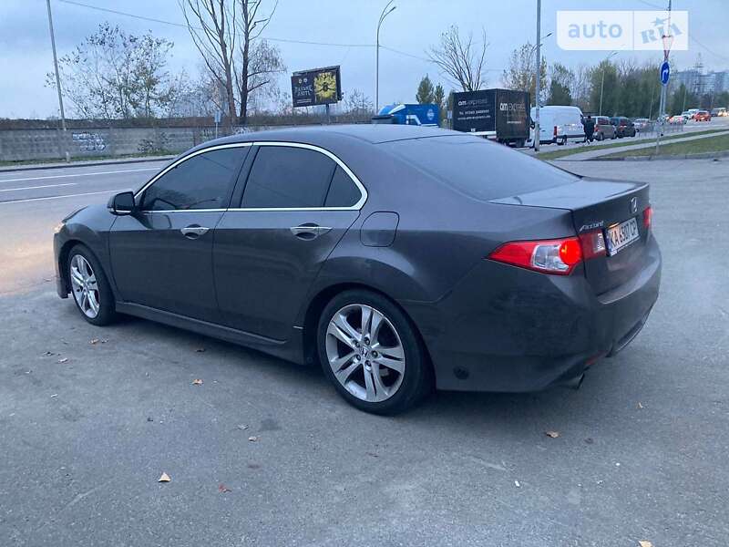 Седан Honda Accord 2010 в Києві