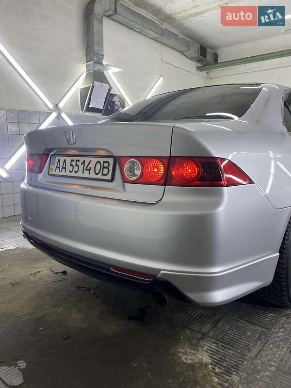 Седан Honda Accord 2004 в Киеве