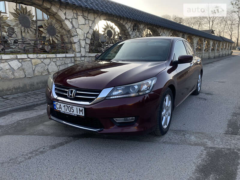 Седан Honda Accord 2015 в Львове