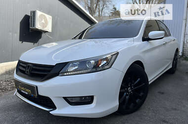 Седан Honda Accord 2014 в Києві