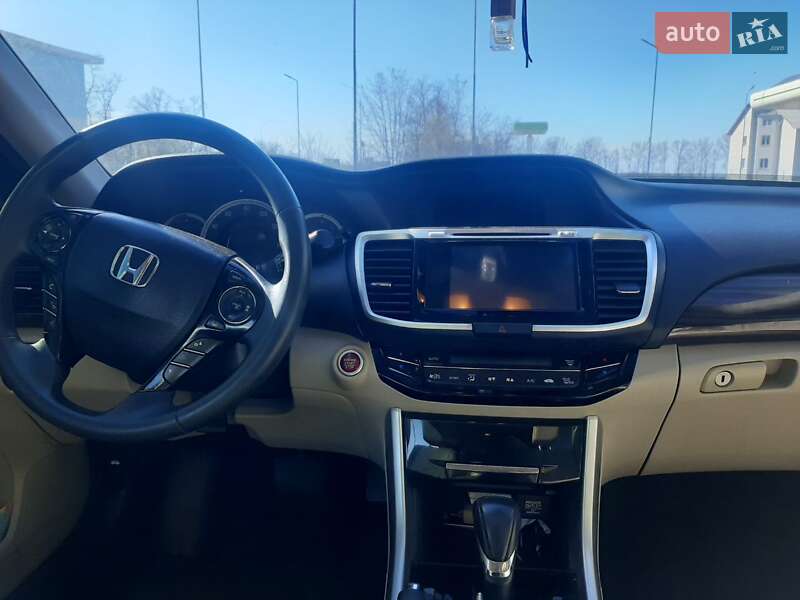 Седан Honda Accord 2015 в Києві
