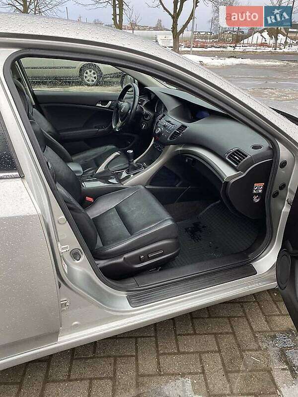 Седан Honda Accord 2010 в Ивано-Франковске
