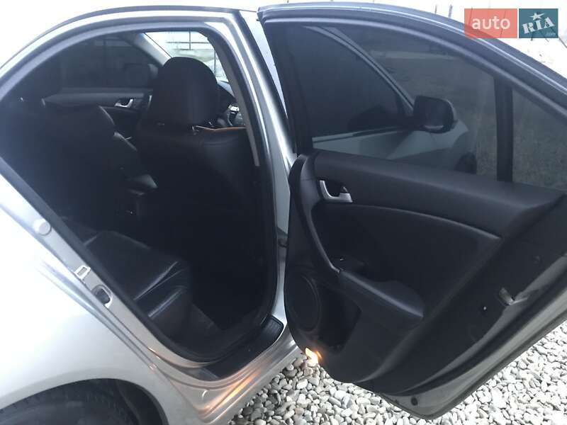 Седан Honda Accord 2010 в Ивано-Франковске