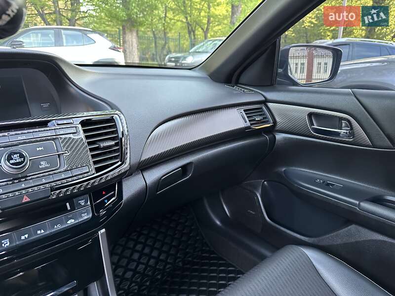 Седан Honda Accord 2016 в Львове