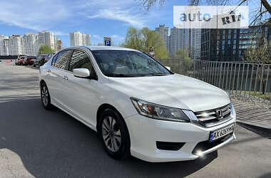 Седан Honda Accord 2012 в Киеве