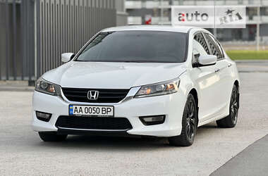 Седан Honda Accord 2013 в Киеве