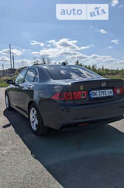 Седан Honda Accord 2006 в Березному