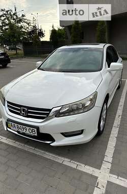 Седан Honda Accord 2013 в Києві