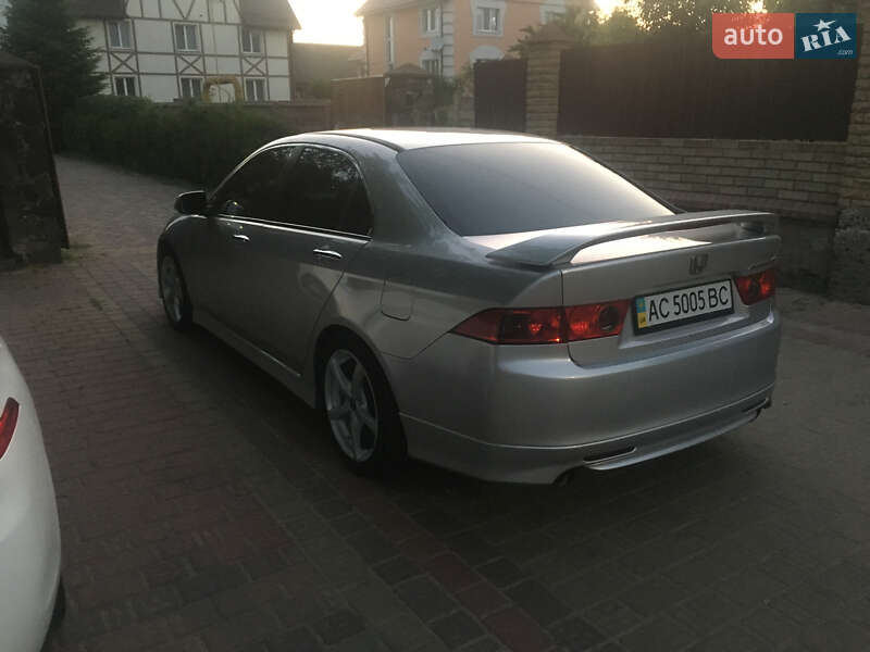 Седан Honda Accord 2004 в Луцке