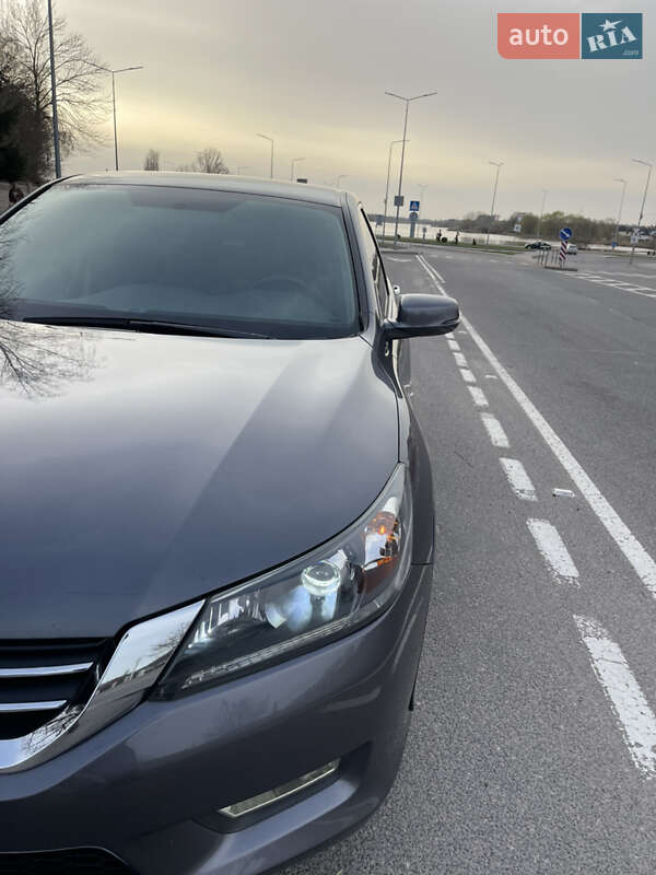 Седан Honda Accord 2014 в Виннице