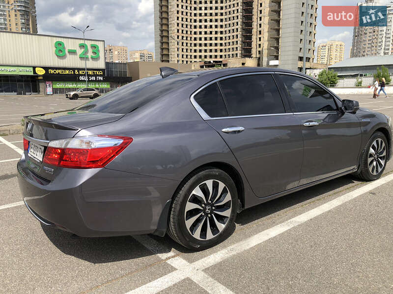 Седан Honda Accord 2014 в Киеве