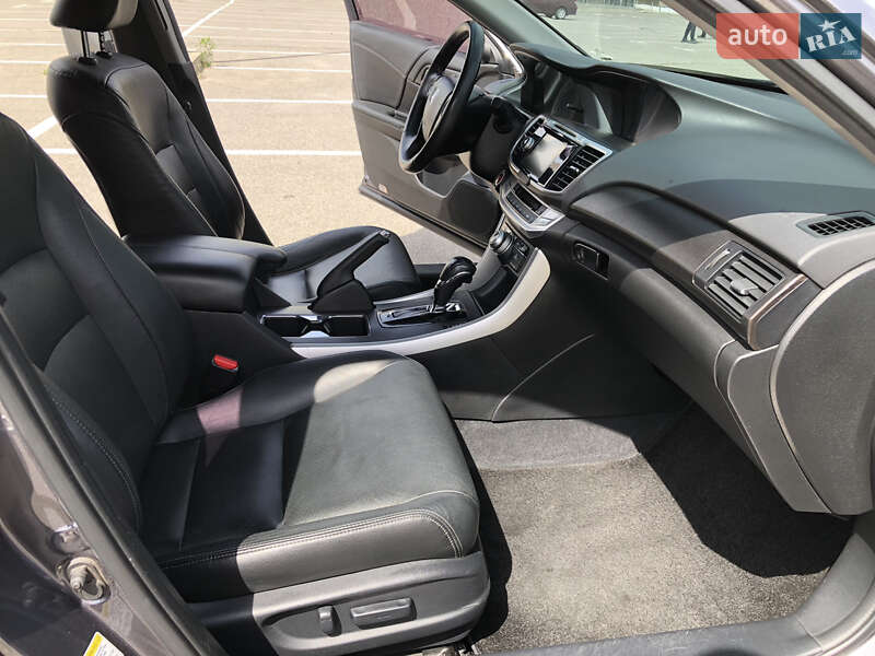 Седан Honda Accord 2014 в Киеве