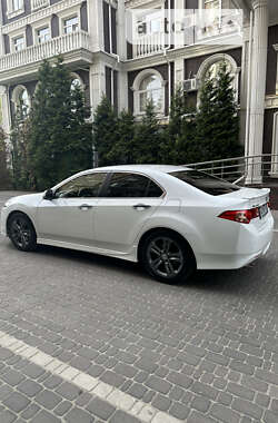 Седан Honda Accord 2012 в Киеве