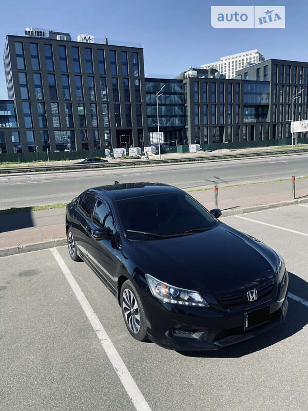 Седан Honda Accord 2015 в Киеве