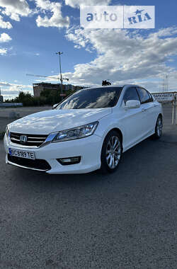 Седан Honda Accord 2013 в Львове