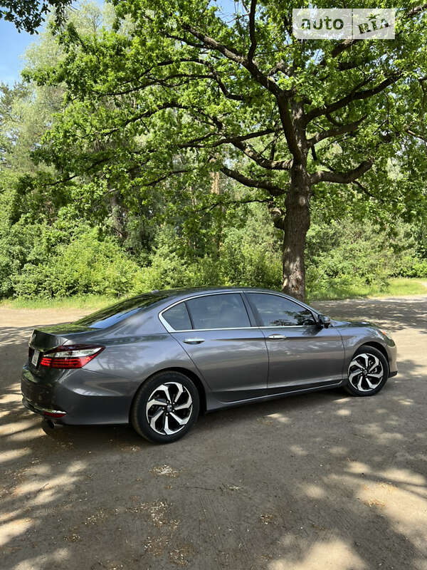 Седан Honda Accord 2016 в Черкасах