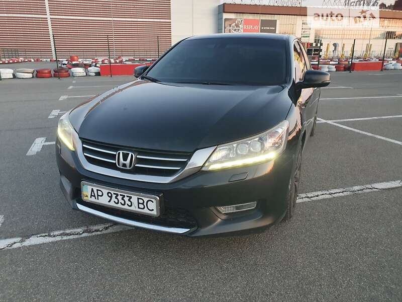 Седан Honda Accord 2013 в Киеве