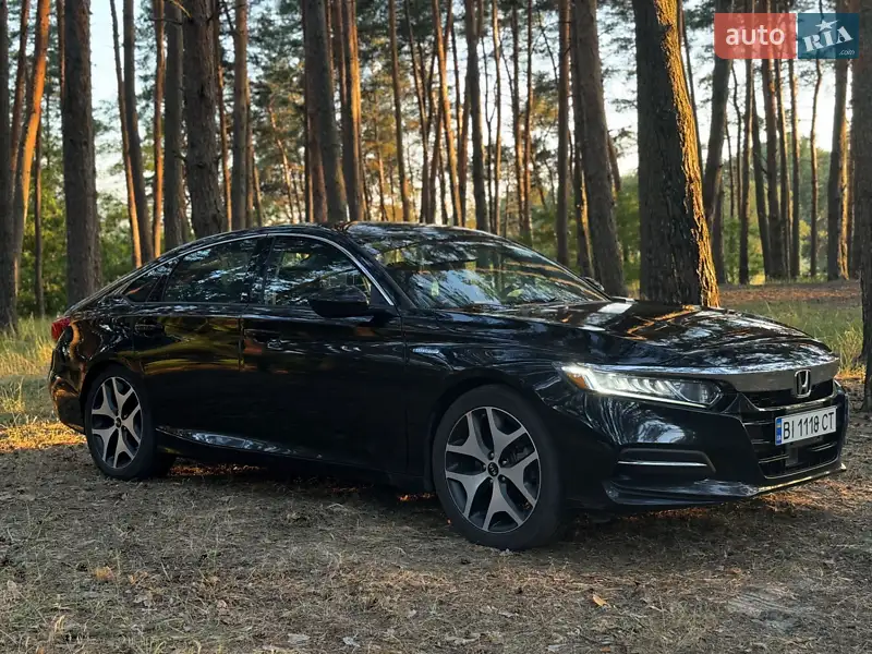 Honda Accord 2019 VIN 1HGCV3F13KA013128 фото оголошення 40 з 90