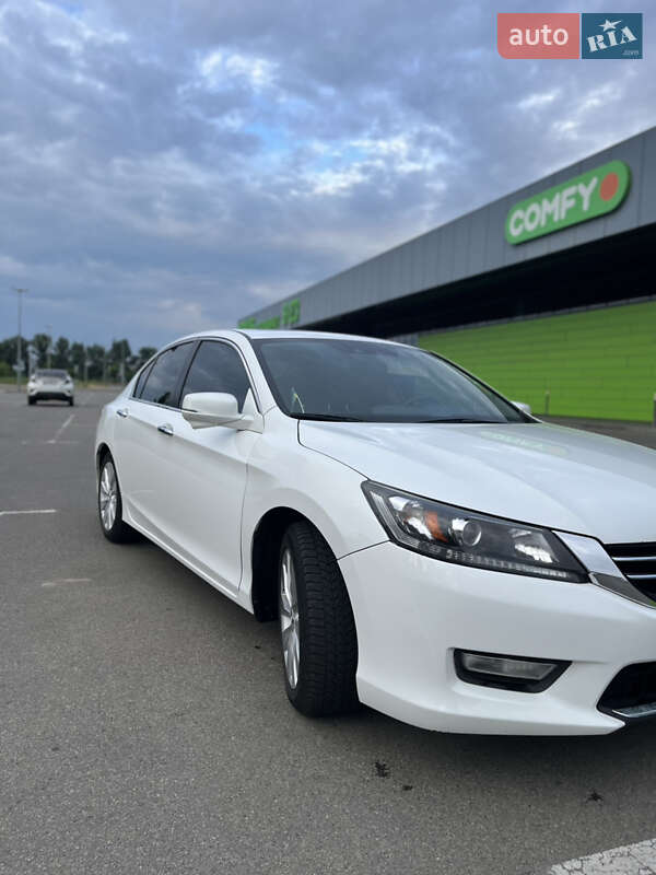 Седан Honda Accord 2015 в Киеве