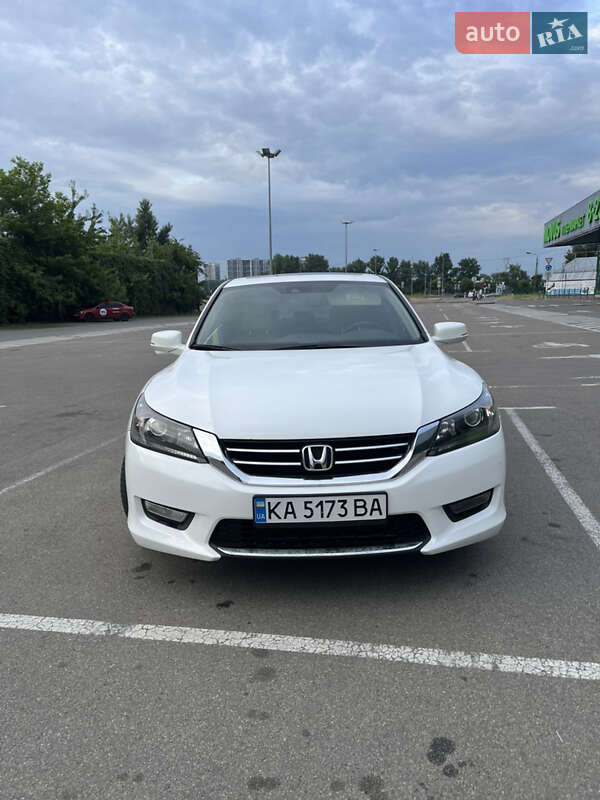 Седан Honda Accord 2015 в Киеве