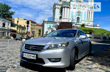 Седан Honda Accord 2013 в Києві