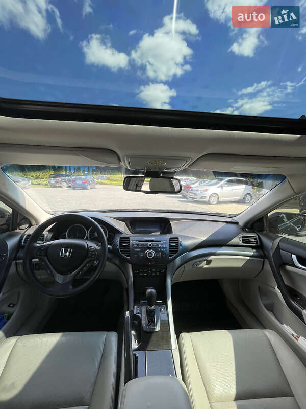 Седан Honda Accord 2012 в Львове