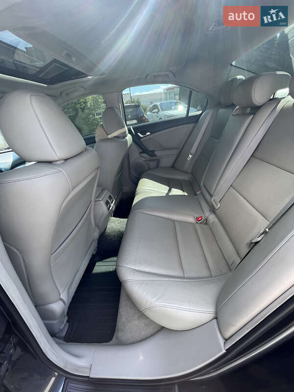 Седан Honda Accord 2012 в Львове