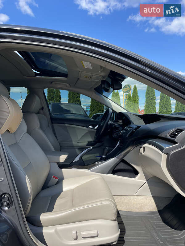 Седан Honda Accord 2012 в Львове