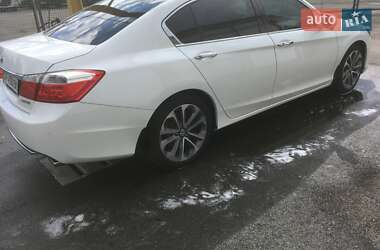 Седан Honda Accord 2013 в 