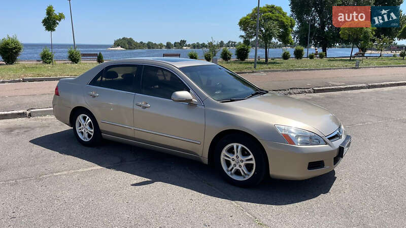 Седан Honda Accord 2006 в Черкасах