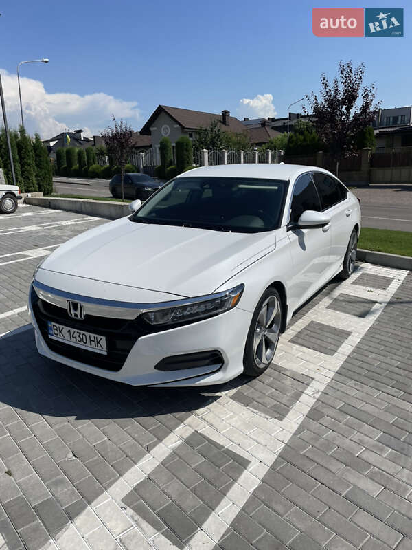 Седан Honda Accord 2018 в Ровно