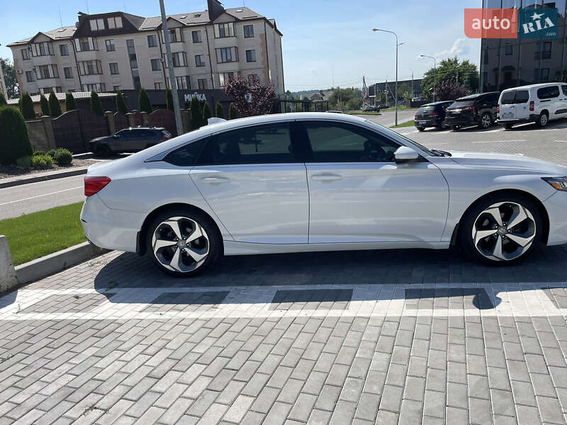 Седан Honda Accord 2018 в Ровно
