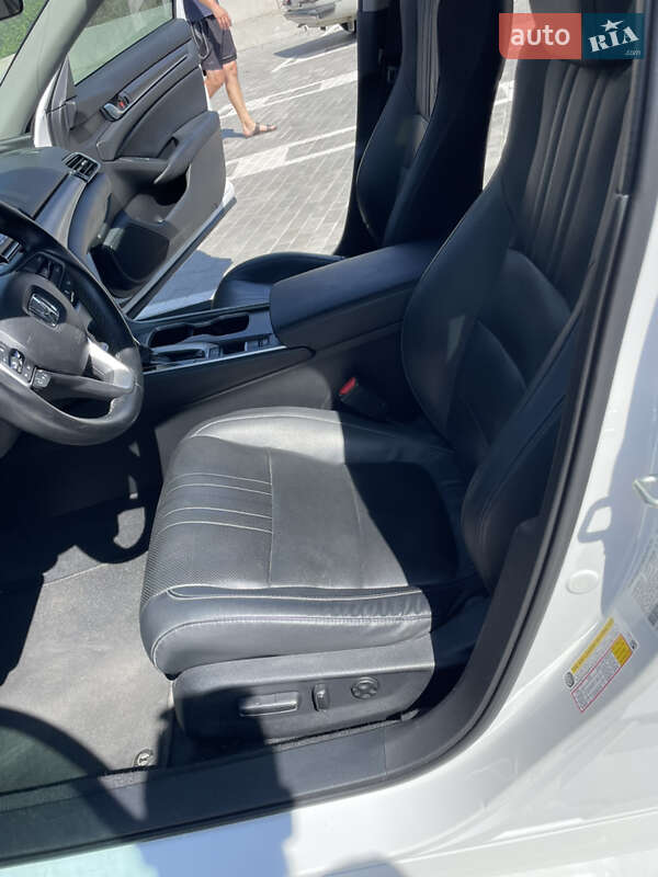 Седан Honda Accord 2018 в Ровно