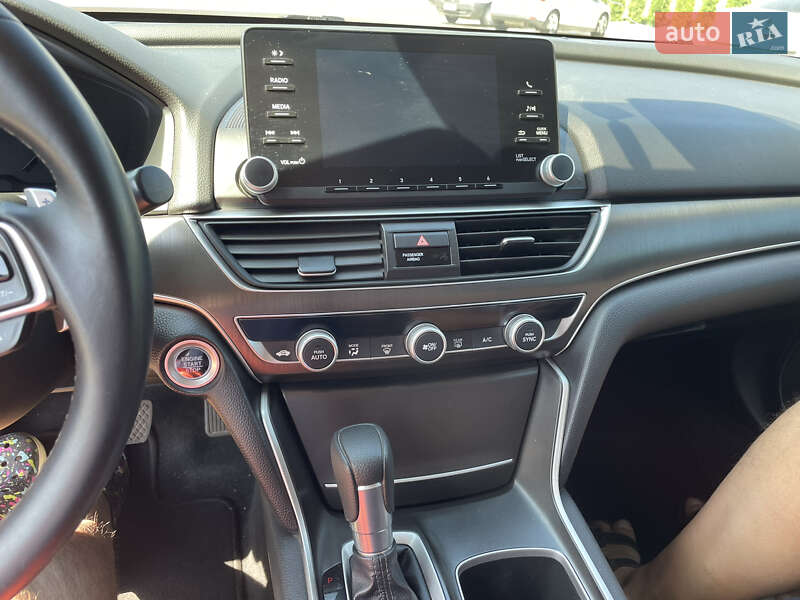 Седан Honda Accord 2018 в Ровно