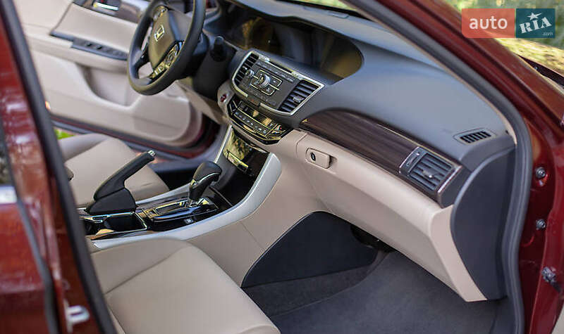 Седан Honda Accord 2016 в Львове