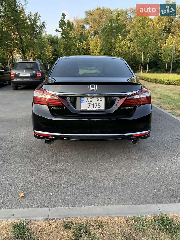 Седан Honda Accord 2016 в Днепре