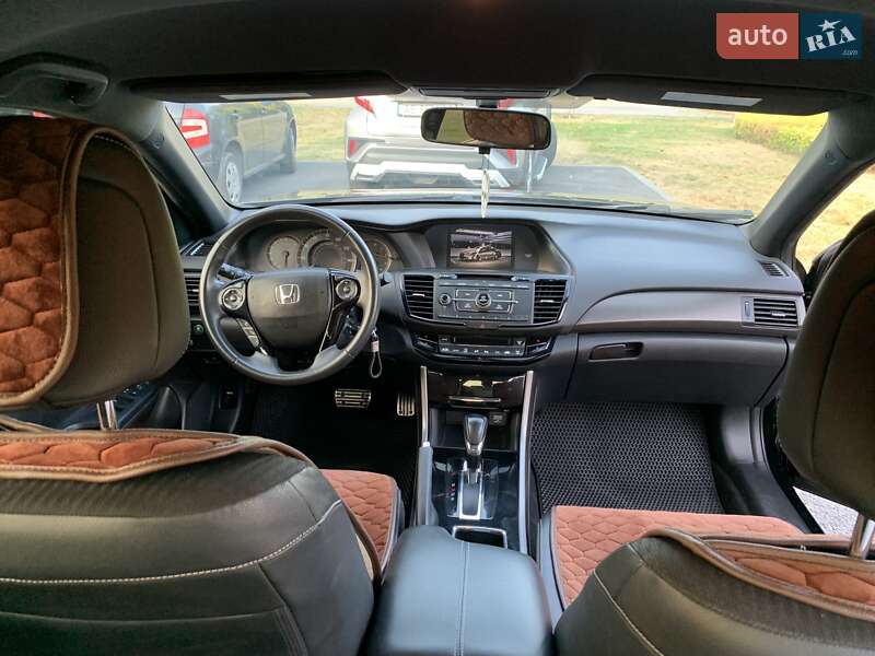 Седан Honda Accord 2016 в Днепре