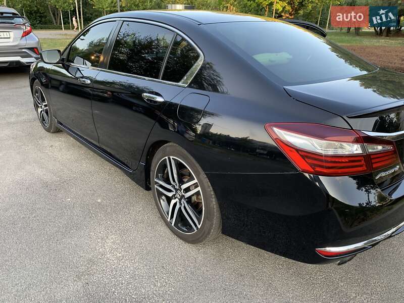 Седан Honda Accord 2016 в Днепре