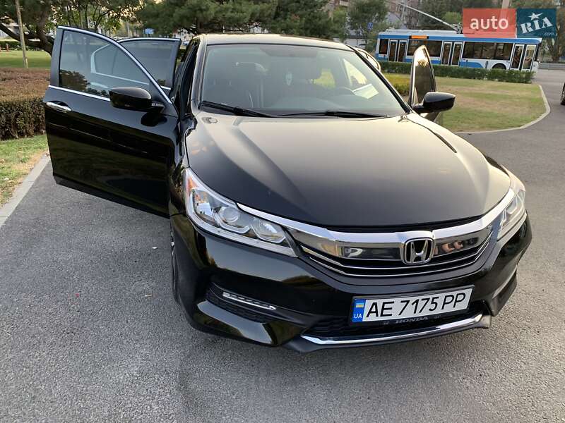 Седан Honda Accord 2016 в Днепре