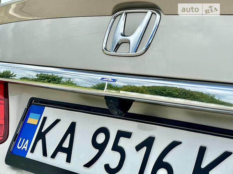 Седан Honda Accord 2013 в Ровно