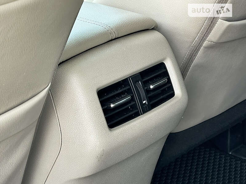 Седан Honda Accord 2013 в Ровно