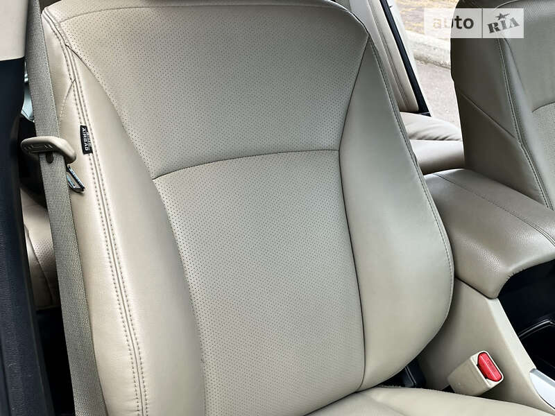 Седан Honda Accord 2013 в Ровно