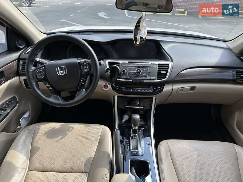 Седан Honda Accord 2016 в Києві