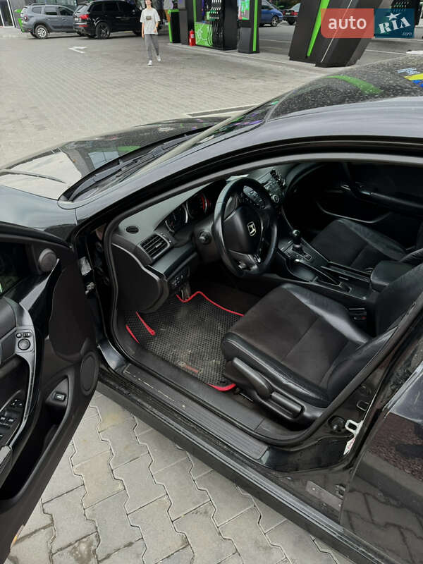 Седан Honda Accord 2011 в Луцке