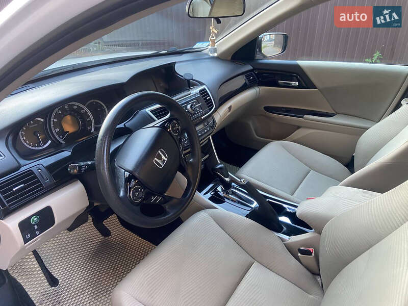Седан Honda Accord 2016 в Киеве фото 10 Седан Honda Accord 2016 в Киеве