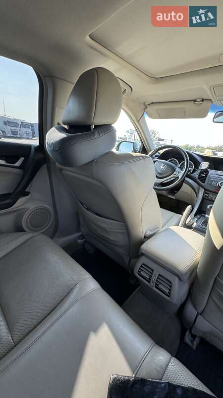 Седан Honda Accord 2009 в Рівному