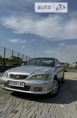 Седан Honda Accord 2001 в Южному