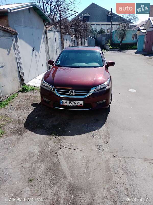 Седан Honda Accord 2013 в Черноморске