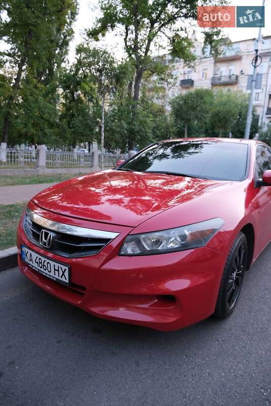 Купе Honda Accord 2011 в Киеве